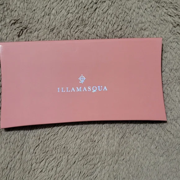 NIB Illamasqua unveiled artistry palette - Picture 3 of 5